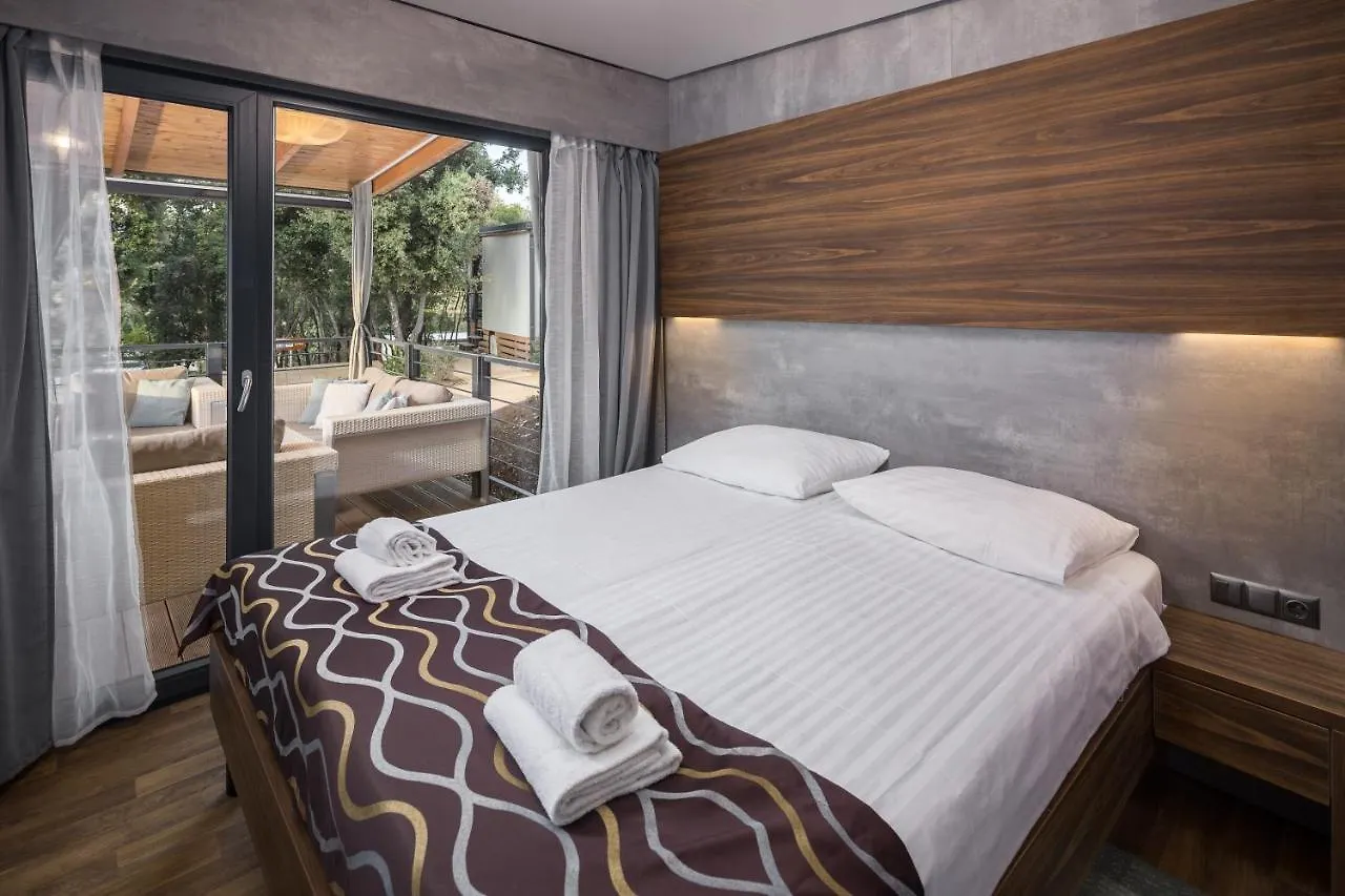Camping Homes Mon Perin Bale
