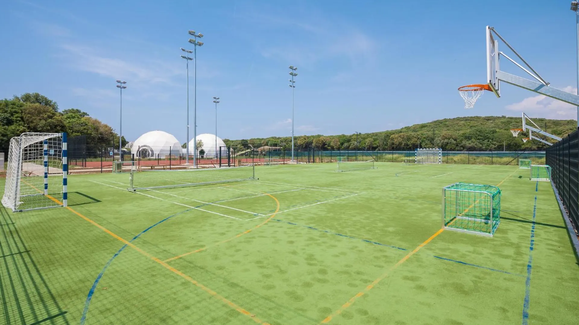 Camping Homes Mon Perin Bale 4*,