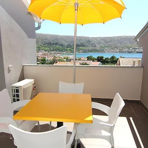 apartment-villa-franci.hotelinzadar.com/