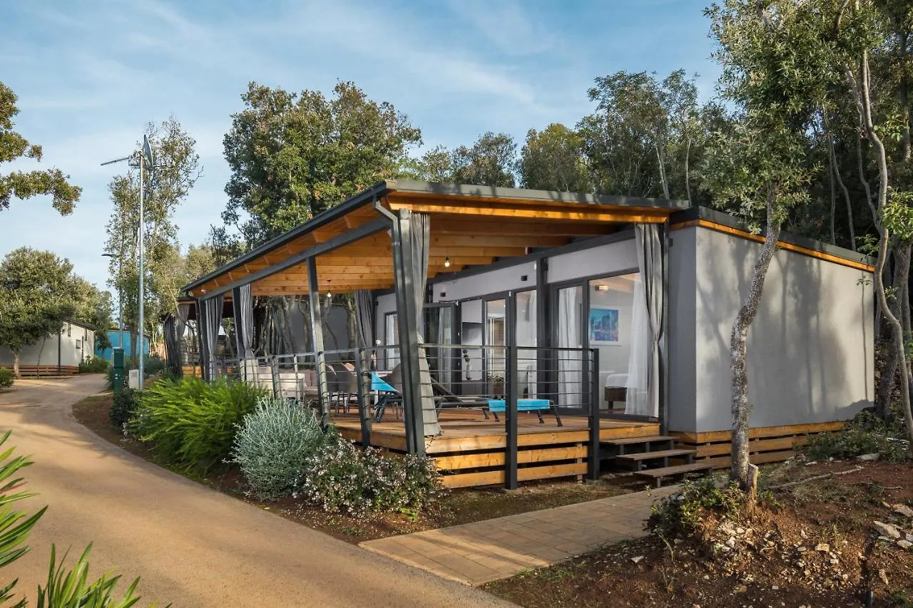 Camping Homes Mon Perin Bale Holiday park