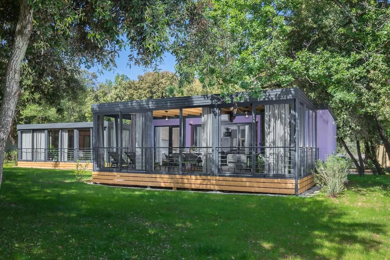 Camping Homes Mon Perin Bale 4*,