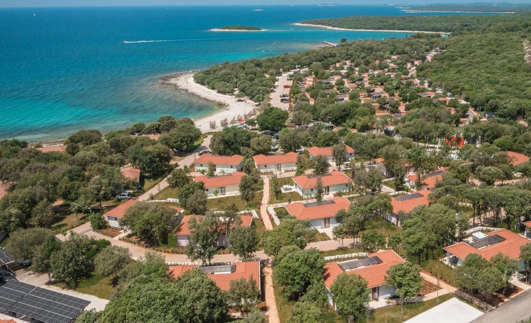 Camping Homes Mon Perin Bale 4*,